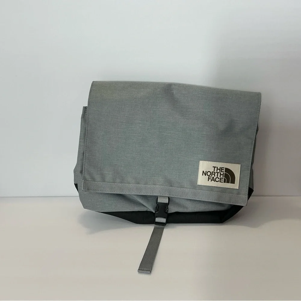 The North Face Berkeley Satchel NWOT Gray Messenger Crossbody Bag Strap NF0A3KWJ